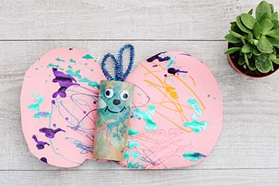 Decorate a paper butterfly